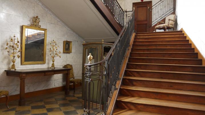 Chateau de Longpra - Grand escalier central