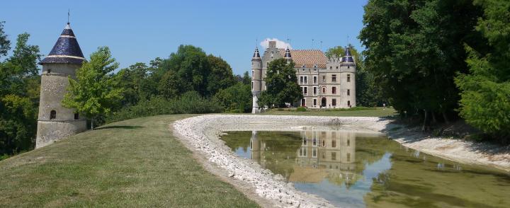 Chateau de Pupetieres - Château, tour de l oratoire et étang