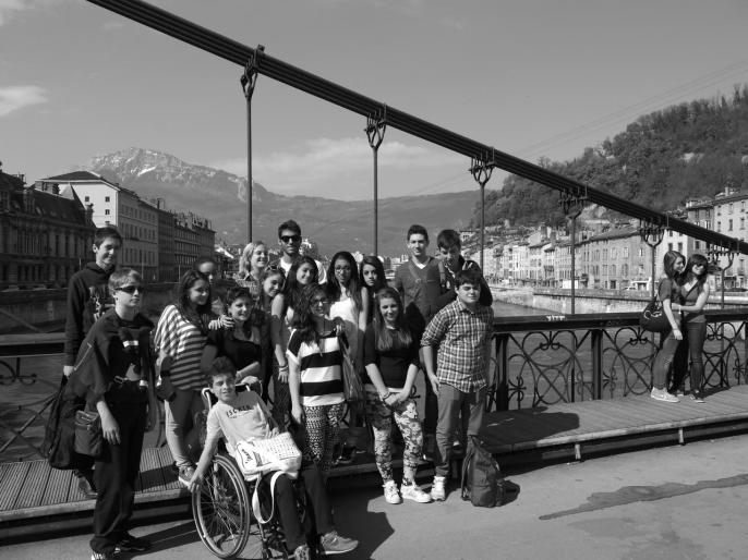 Petite photo de groupe sur la passerelle Saint-Laurent